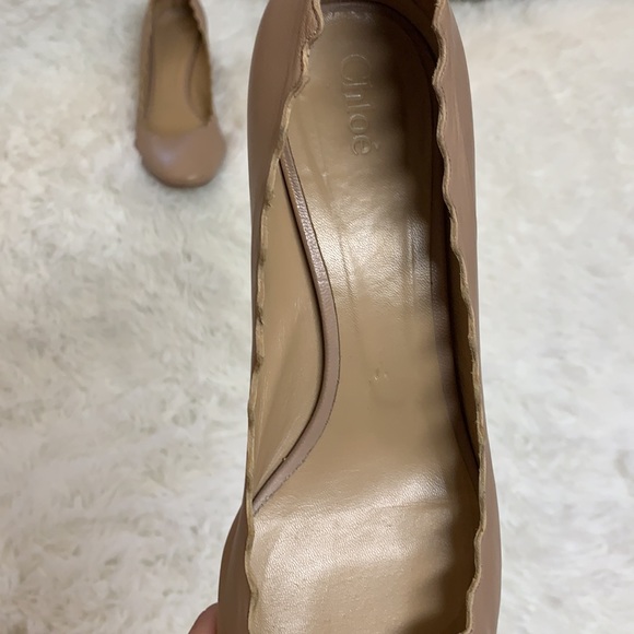 chloe scalloped block heel